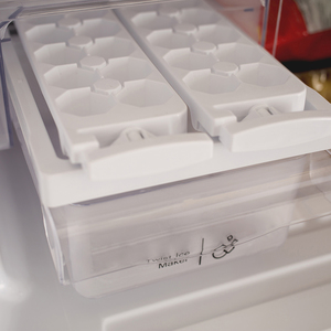 Heladera con freezer no frost 315L Acero Inoxidable Patrick - HPK315NFI